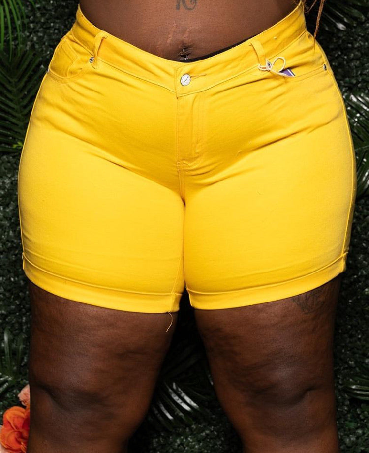 Curvy Kia Shorts