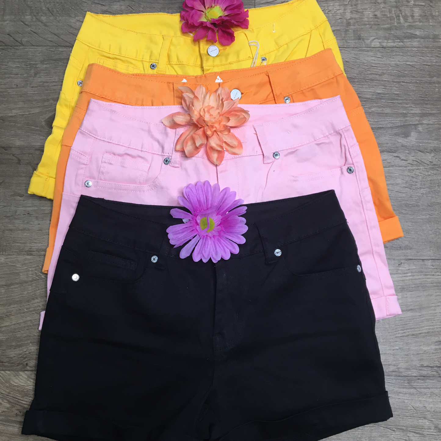 Curvy Kia Shorts