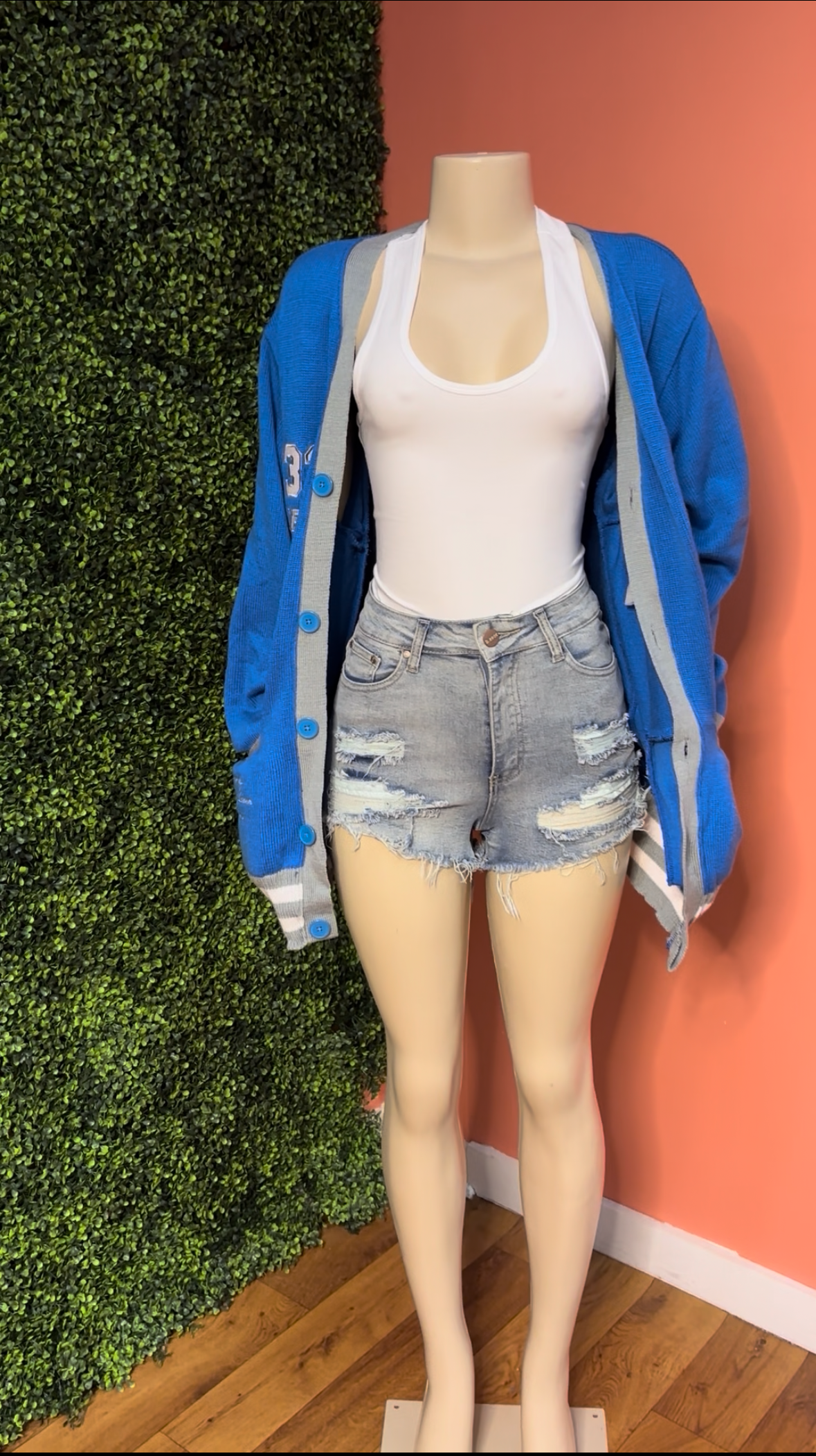 Leo Cardigan