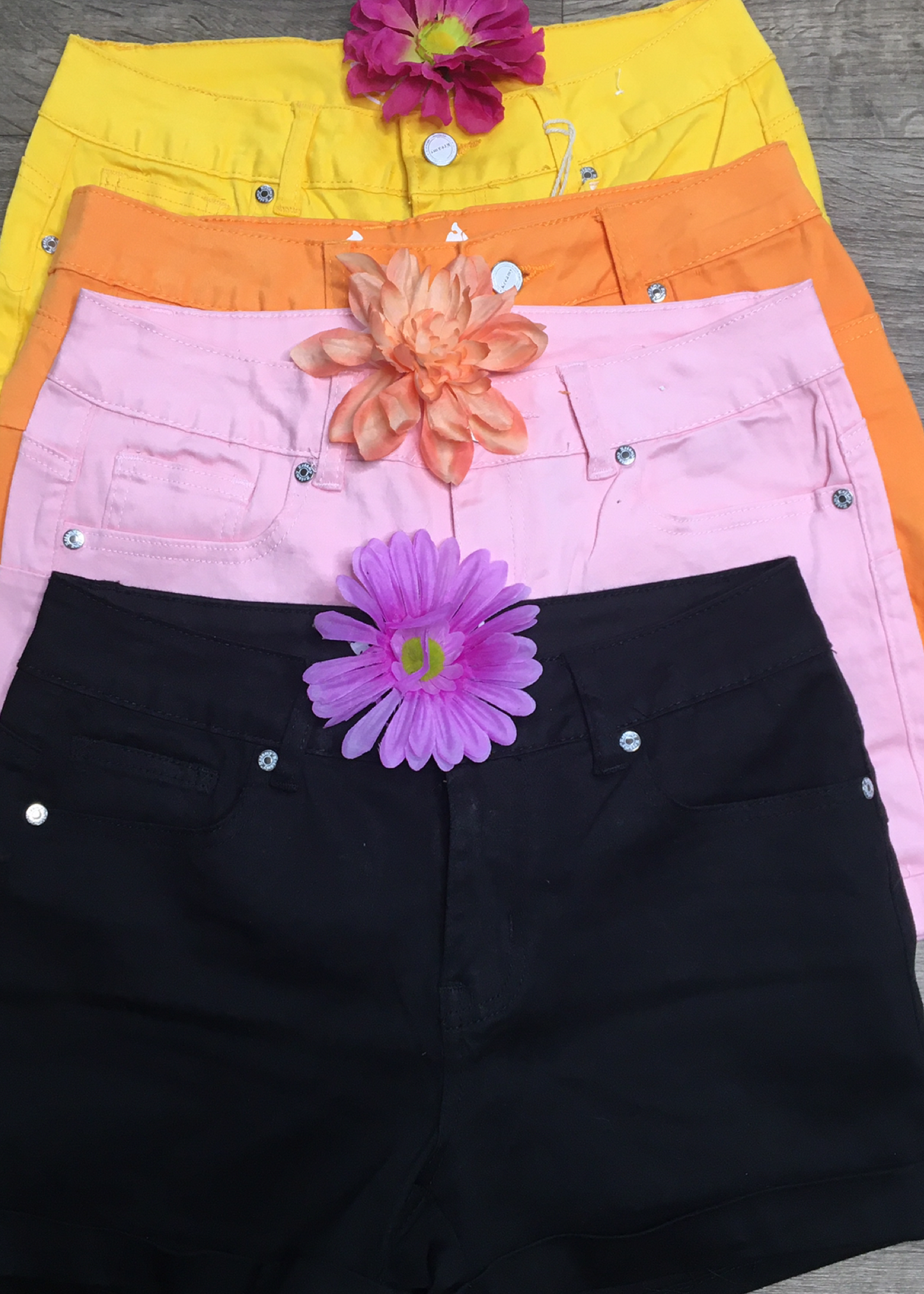 Curvy Kia Shorts