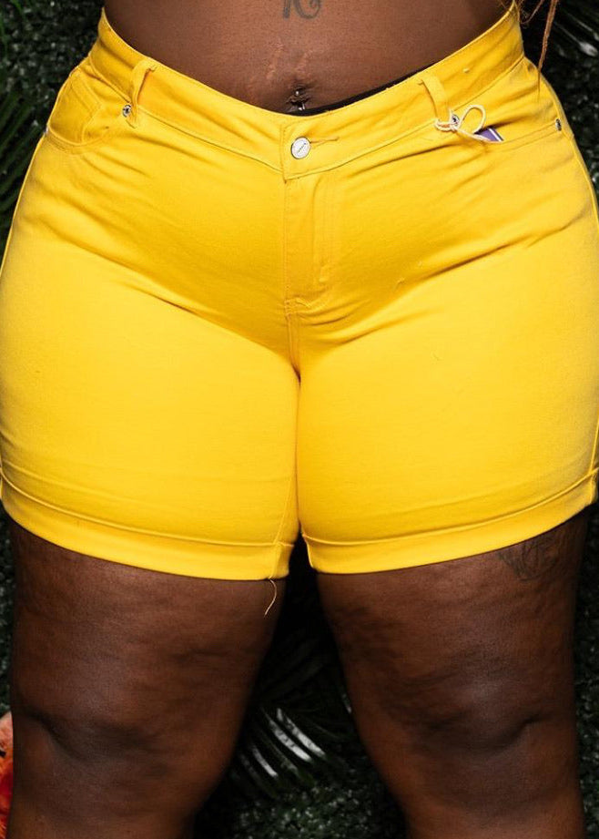 Curvy Kia Shorts