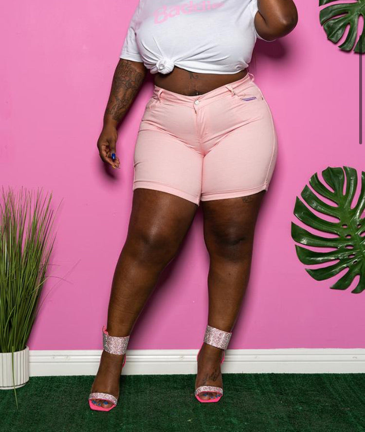 Curvy Kia Shorts